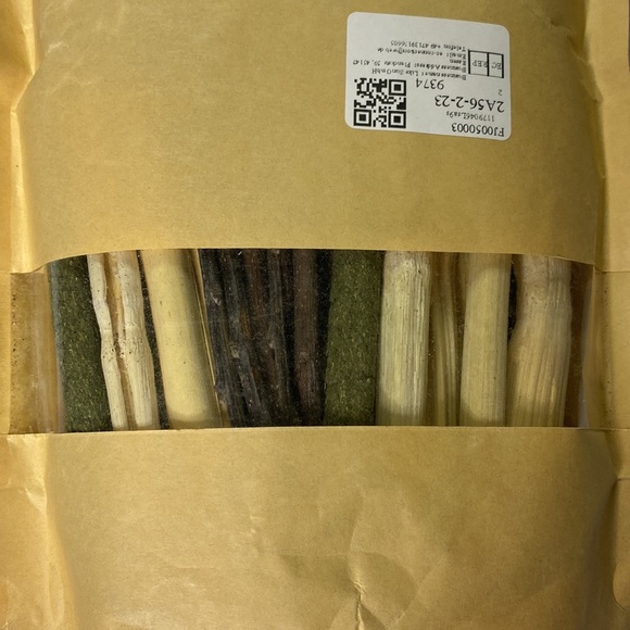 Small pet - rodent - assorted treats/chewing sticks - Picture 2 of 2